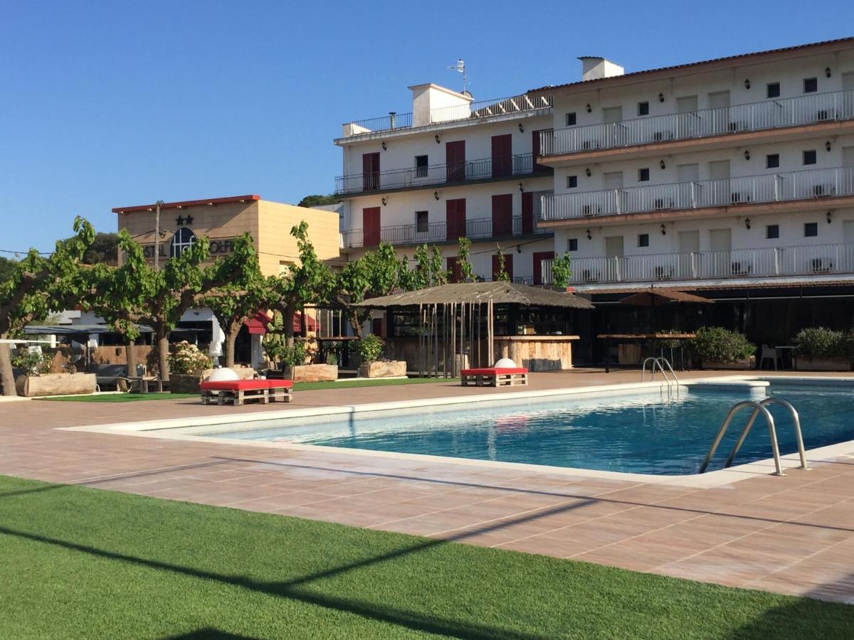 Hostal Solfina Palafolls Buitenkant foto