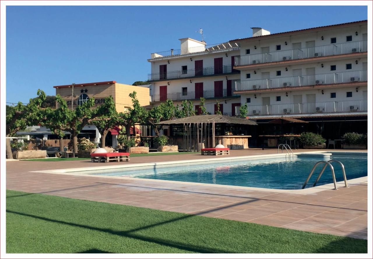 Hostal Solfina Palafolls Buitenkant foto