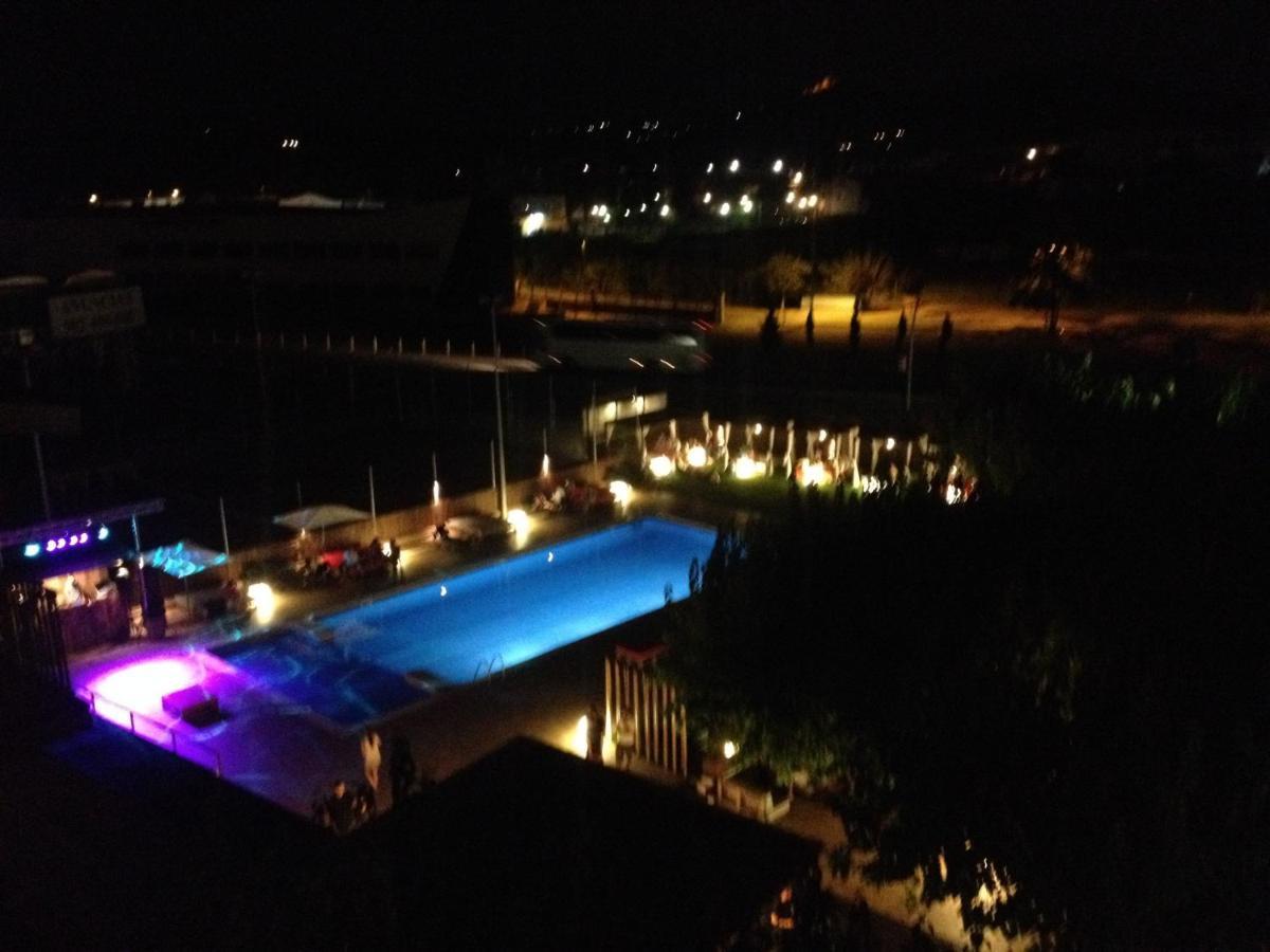 Hostal Solfina Palafolls Buitenkant foto